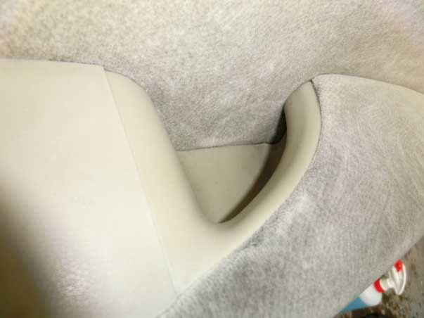 ドア内側の肘掛けの清掃 施工前